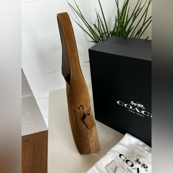 Like NEW Brooklyn Shoulder Bag 28 Perfect for Fall in No Longer Available Suede - Picture 5 of 13